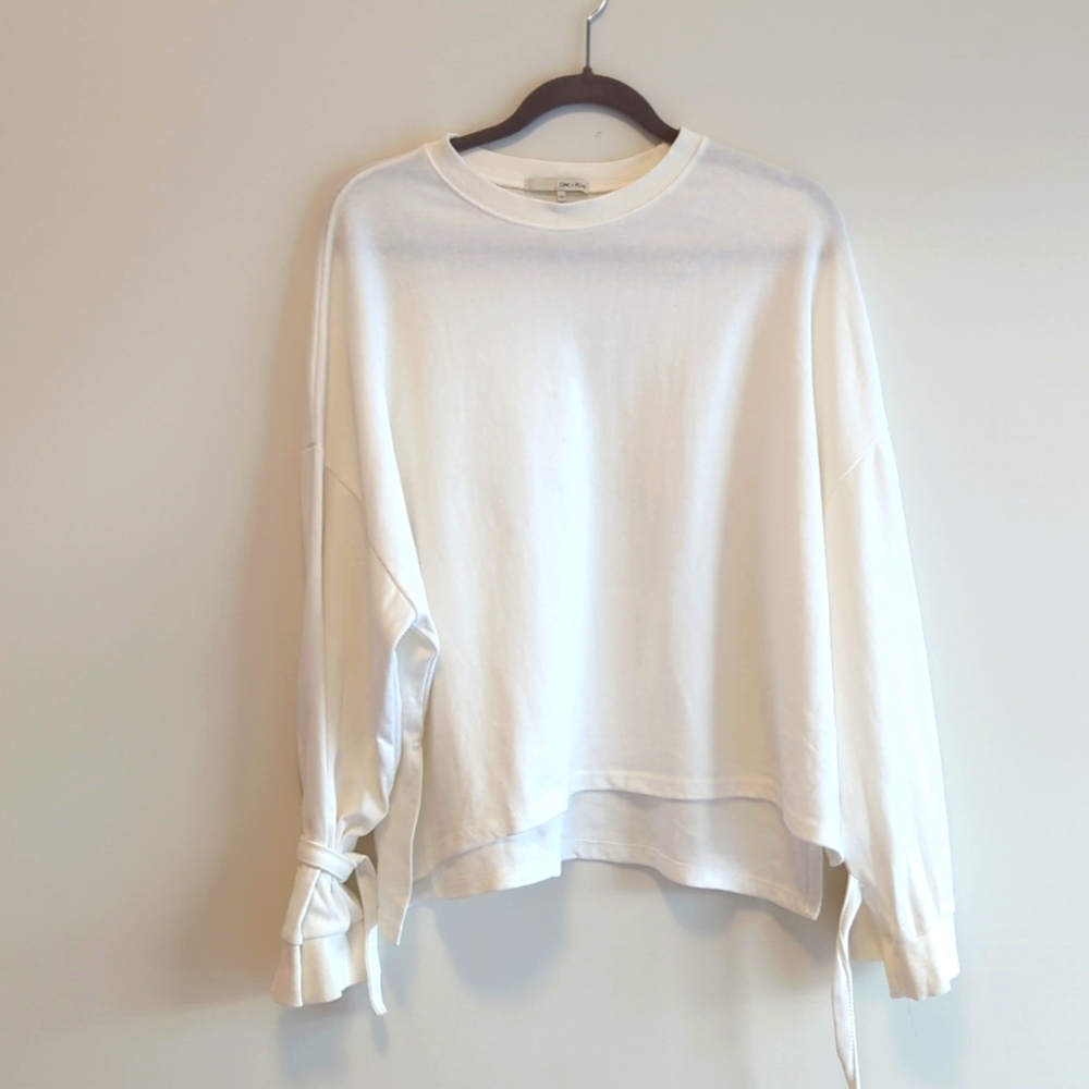 New without tags Oak + Fort sweatshirt/long sleeve crew with wrist tie detail